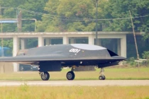 UAV tàng hình Lợi Kiếm của Trung Quốc lần đầu tung cánh