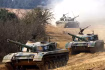 Trung Quốc tập tấn công căn cứ phòng ngự kiên cố