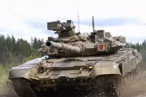 Nga cung cấp xe bọc thép, súng mới cho Việt Nam?