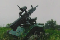 Soi robot chiến đấu do sinh viên Việt Nam chế tạo