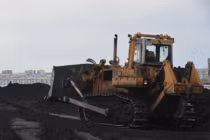 Quân đội Việt Nam mua máy ủi B12 của Nga