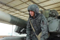 Lính xe tăng Nga có quân phục chống đạn, lửa