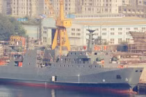 Chưa phục vụ, tàu đổ bộ Nga đã bị Trung Quốc “nhái”