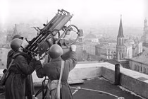 Vì sao phi công Đức từng oanh tạc London lại sợ ném bom xuống Moskva? 