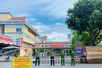 Một cán bộ dương tính COVID-19, BV Hà Tĩnh đóng cửa, thành phố giãn cách
