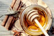 Công dụng trị bệnh, giảm cân hiệu quả của mật ong và bột quế