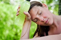 Ngày nắng nóng cao điểm, cơ thể bạn có thể gặp phải vấn đề gì?