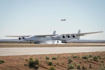 Tận mắt máy bay lớn nhất thế giới được trả giá vài chục VNĐ