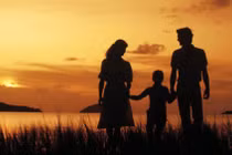 Đừng mải tìm hạnh phúc tương lai mà quên vun đắp hiện tại