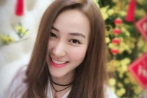 Vẻ đẹp "vạn người mê" của Ngân Khánh ở tuổi 35