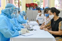 Hà Nội: Cách ly khẩn cấp 80 F1 của học sinh tiểu học mắc COVID-19