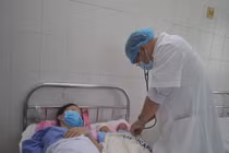 Mổ lấy thành công song thai có dây rốn bám màng 