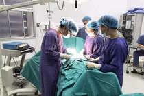 Hoại tử "cậu nhỏ" do cắt bao quy đầu ở phòng khám tư