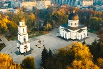 Kỳ lạ Moldova: Quốc gia có "mê cung" rượu vang ẩn sâu dưới đất 