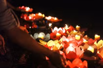 Không hề xui xẻo, tháng 7 cô hồn mới là tháng đẹp nhất trong năm? 