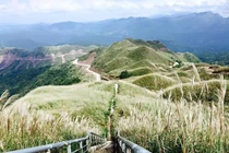 Khám phá đường mòn trên đỉnh núi Bình Liêu với mệnh danh "sống lưng khủng long" 