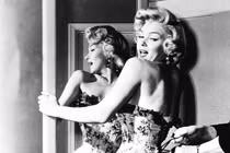 Kinh hoàng cách làm đẹp gây đau đớn của người cổ xưa