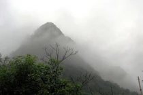 Tận mục núi thiêng Thần Đinh, ai đến cũng "xin lộc" cầu bình an 