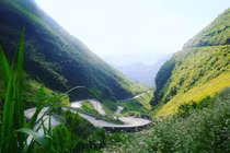 Thót tim với những khúc cua ở dốc Bắc Sum Hà Giang