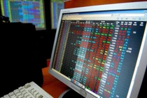 Thị trường chứng khoán ‘thủng đáy’ vì sao?