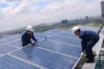 Lắp điện mái nhà mặt trời, trời mưa liệu có sử dụng được?