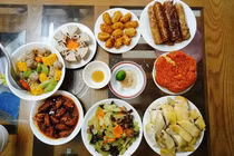 Rằm tháng 7 mùa COVID-19: Cúng sao cho thành tâm, cầu an giải hạn? 