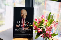 Bí quyết kiếm bộn tiền của "ông trùm" mỹ phẩm nổi tiếng thế giới