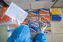 Biện pháp chưa từng có tiền lệ trong chiến dịch chống Covid-19