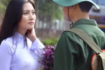 Tranh cãi thú vị về “nụ hôn” trong tác phẩm Bên cửa sổ 