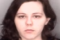 Lén lút đẻ con ở công ty rồi nhét vào ngăn kéo