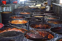 Kinh hãi chứng kiến quy trình chế dầu ăn bẩn từ nước cống