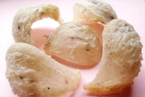 Sự thật hãi hùng yến sào làm trắng bằng nước tẩy toilet