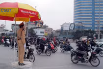 HN sẽ xử lý CSGT đứng núp, rút chìa khóa xe vi phạm