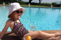 Những em bé sống sướng như vua chúa, gây bão ghen tỵ 