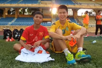 Tận mặt bản sao của Công Phượng đang gây sốt mạng