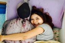 Khóc thét với kiểu gối ôm thây ma đang gây sốt giới trẻ