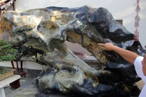 Thú chơi đá quý đắt bỏng tay trong nhà đại gia Việt