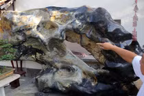 Thú chơi đá quý đắt bỏng tay trong nhà đại gia Việt