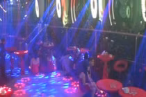 Gần 200 dân chơi quay cuồng trong tiếng nhạc và ma túy