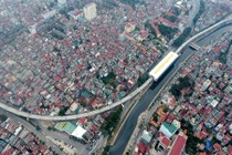 Ảnh: Bay dọc tuyến đường sắt trên cao đầu tiên sắp chạy thử