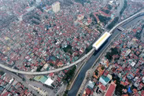 Ảnh: Bay dọc tuyến đường sắt trên cao đầu tiên sắp chạy thử