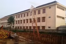 Ảnh hiện trường sập cần cẩu đè chết một nam sinh lớp 10