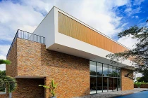 Nhà hình khối hộp TP HCM gây sững sờ báo Tây