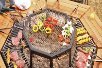 Bàn nướng bát giác - ý tưởng đỉnh cho bữa tiệc BBQ 