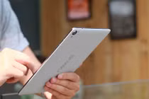 Ảnh thật máy tính bảng Nexus 9 “mới cứng” tại Việt Nam