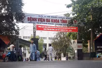 Bắt bác sĩ Hoàng Công Lương vì vi phạm quy định khám chữa bệnh