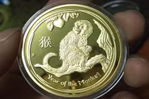 3 triệu đồng/cặp tiền xu hình khỉ lì xì Tết