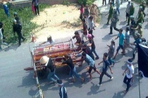 Những vụ mang quan tài diễu phố gây chấn động dư luận