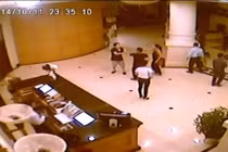 Nữ Phó GĐ Sở trần tình: “trai Tây mà đi với gái già“