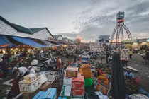 Cận cảnh bên trong chợ đầu mối trái cây lớn nhất Sài Gòn